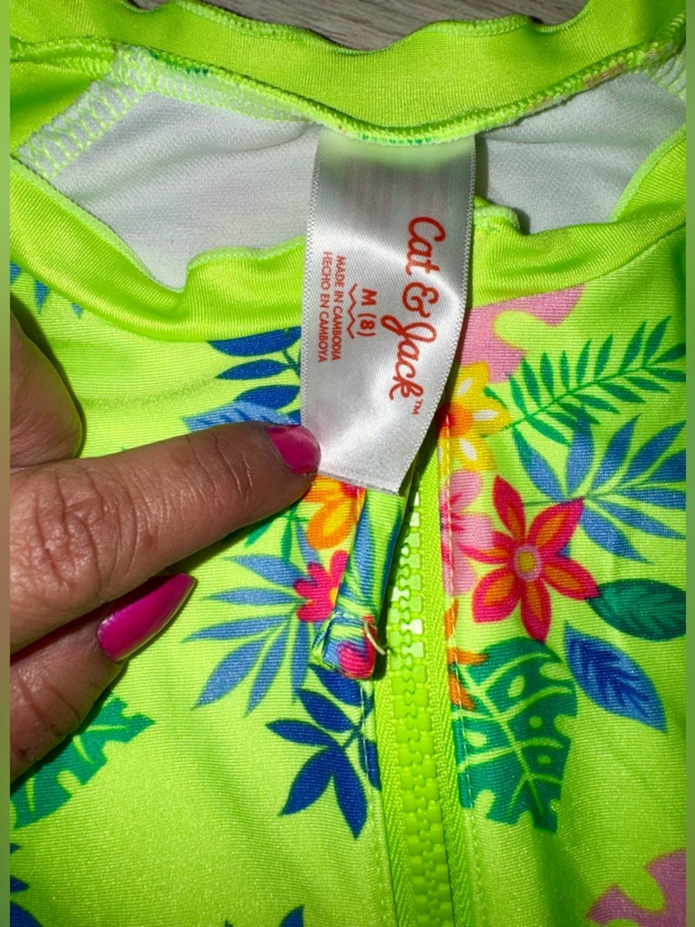Set of 2 - Floral Rash Guard Swim Suit- size Medium (8) ➕ Swim Tee (NWT)! - Picture 8 of 15